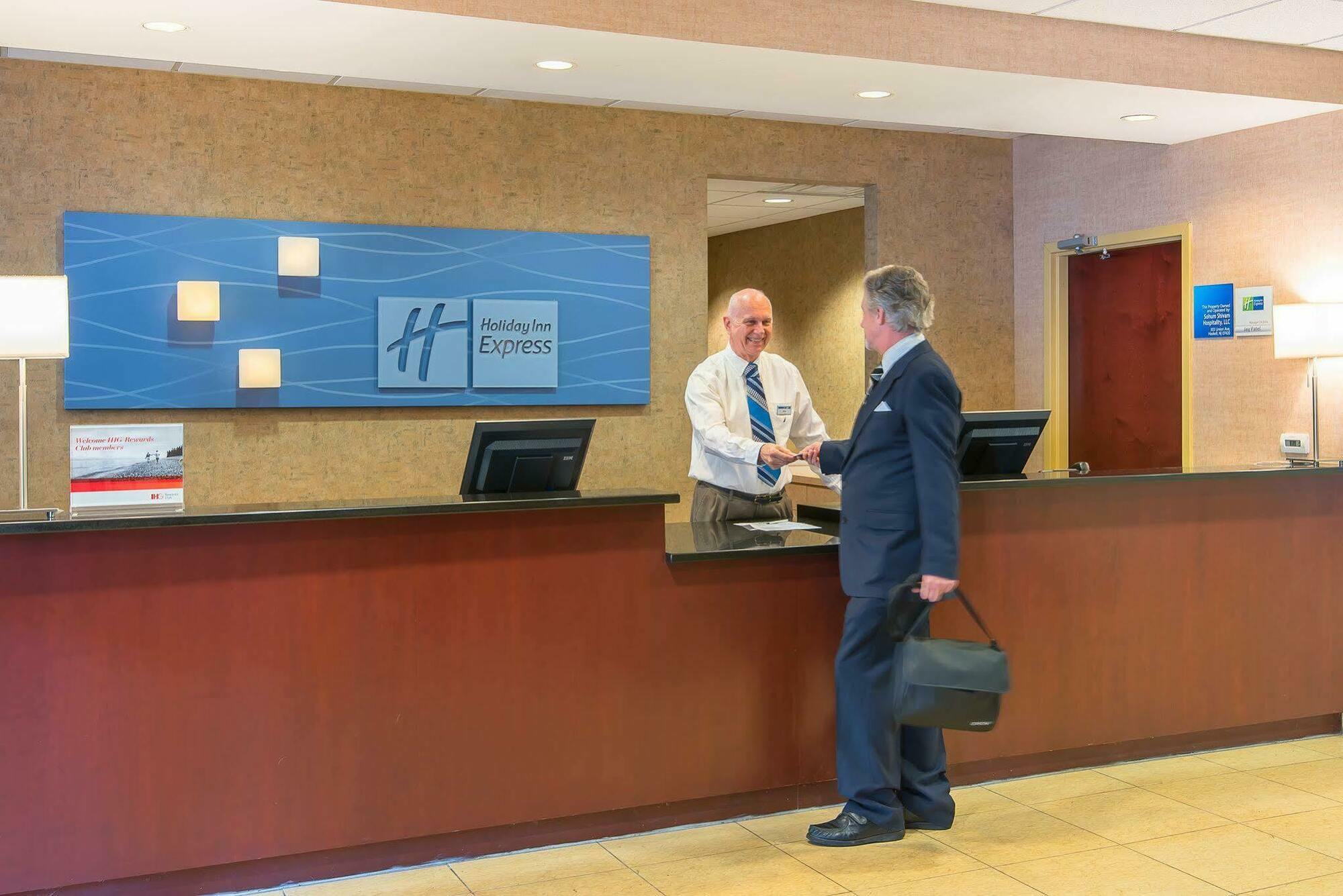 Holiday Inn Express Haskell-Wayne Area By Ihg Eksteriør billede